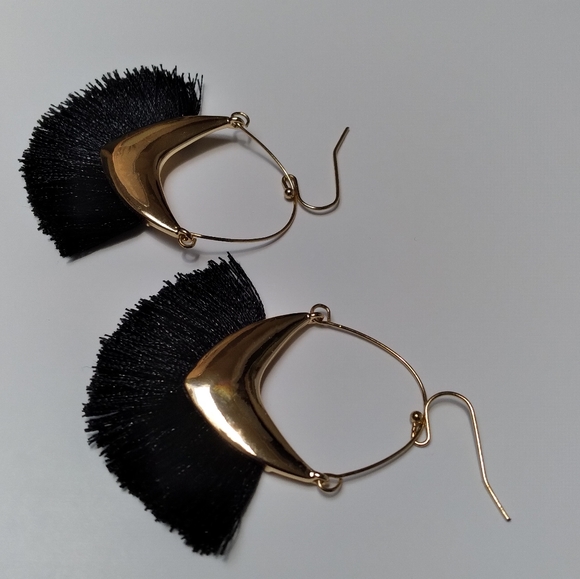 Gold Hoop  Fringe Earrings NWT - Picture 4 of 6